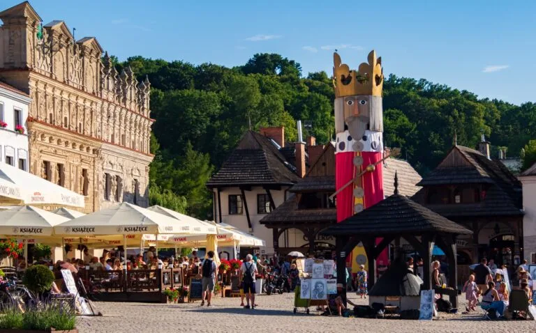 Kazimierz,Dolny,,Poland-,June,,2022:,Market,Square,Full,Of,People